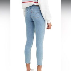 Levi Women’s Skinny Jeans 711